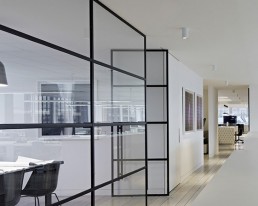 minimal-design-steel-doors